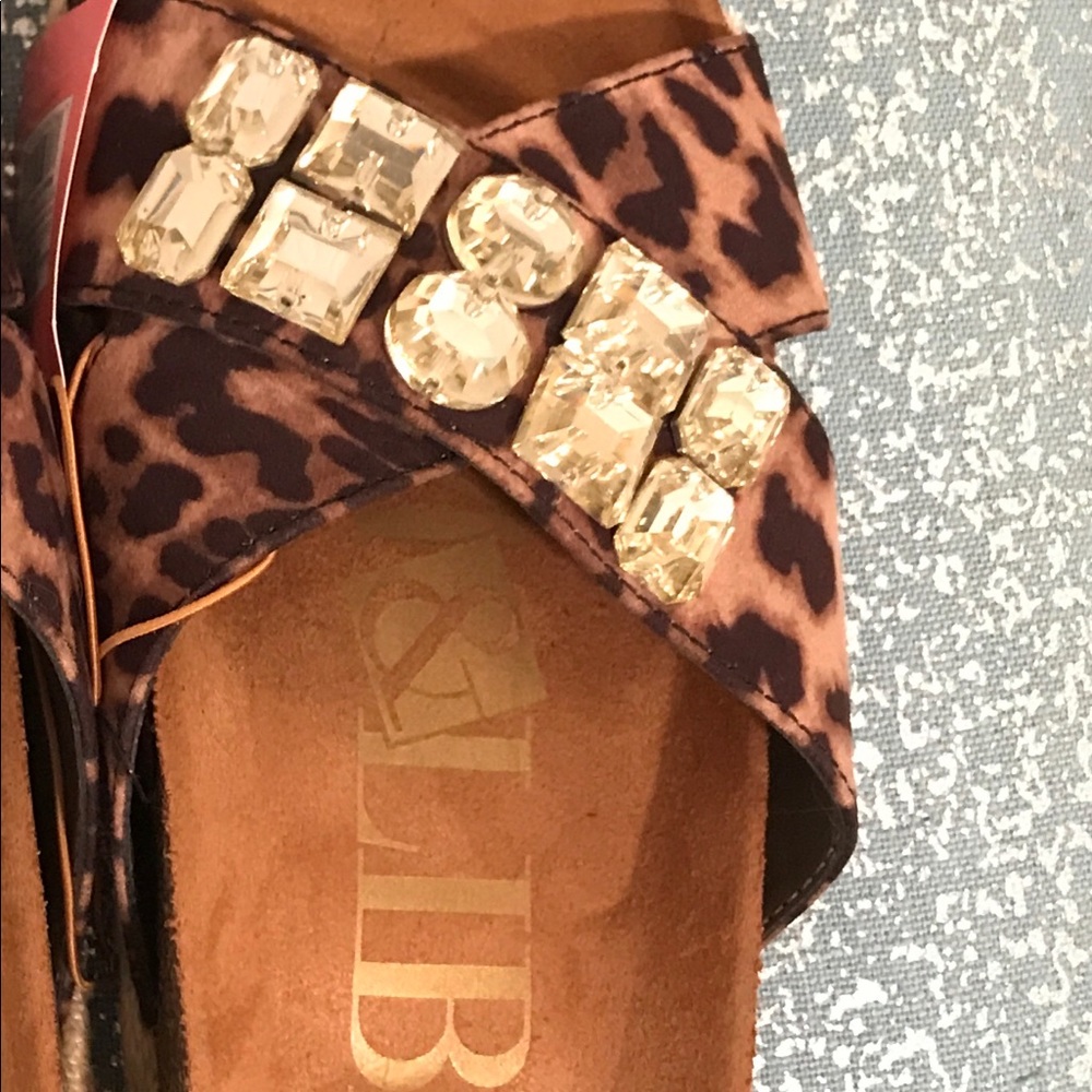 Sam & Libby sandals leopard w/ rhinestones. - Picture 1 of 7